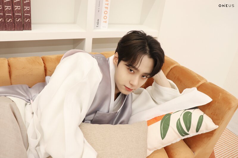 [ONEUS MAGAZINE] EP.62 TO MOON, have a holiday full of happiness💛 documents 5