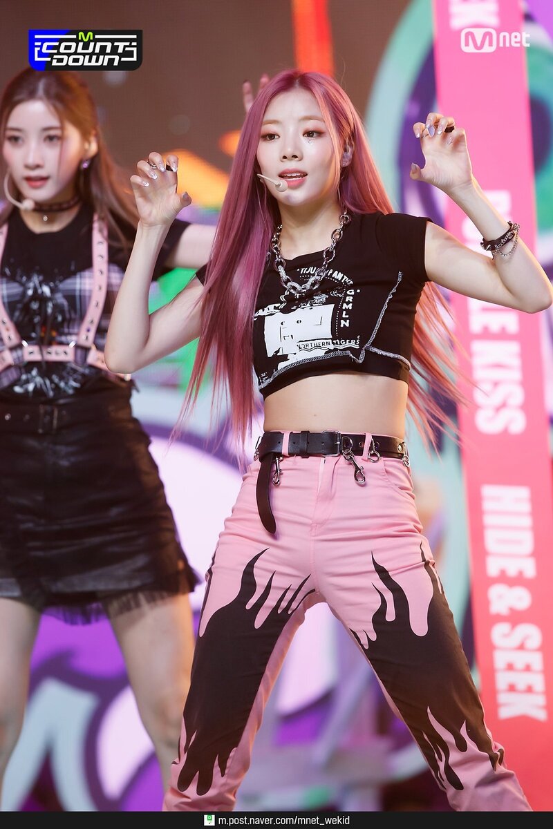 210909 PURPLE KISS - "Zombie" at MCOUNTDOWN documents 8