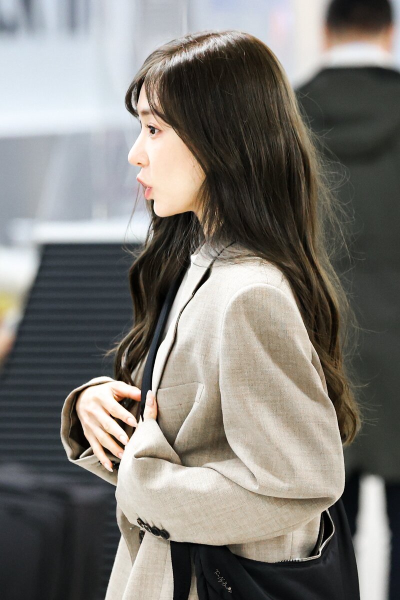 240420 Tiffany Young - Gimpo Airport documents 2