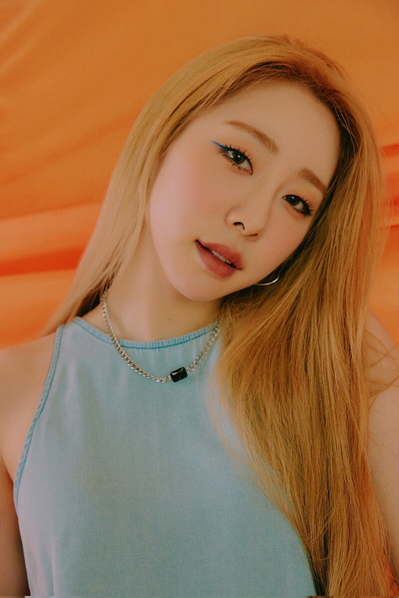WJSN Yeonjung for Universe 'Feel the Breeze' Photoshoot 2022 documents 7