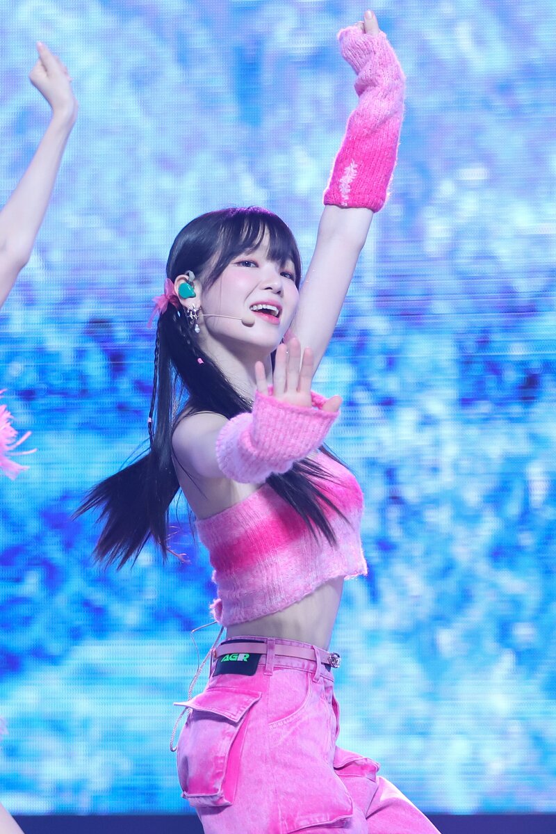 230802 OH MY GIRL Seunghee - 'Celebrate' at Show Champion documents 3