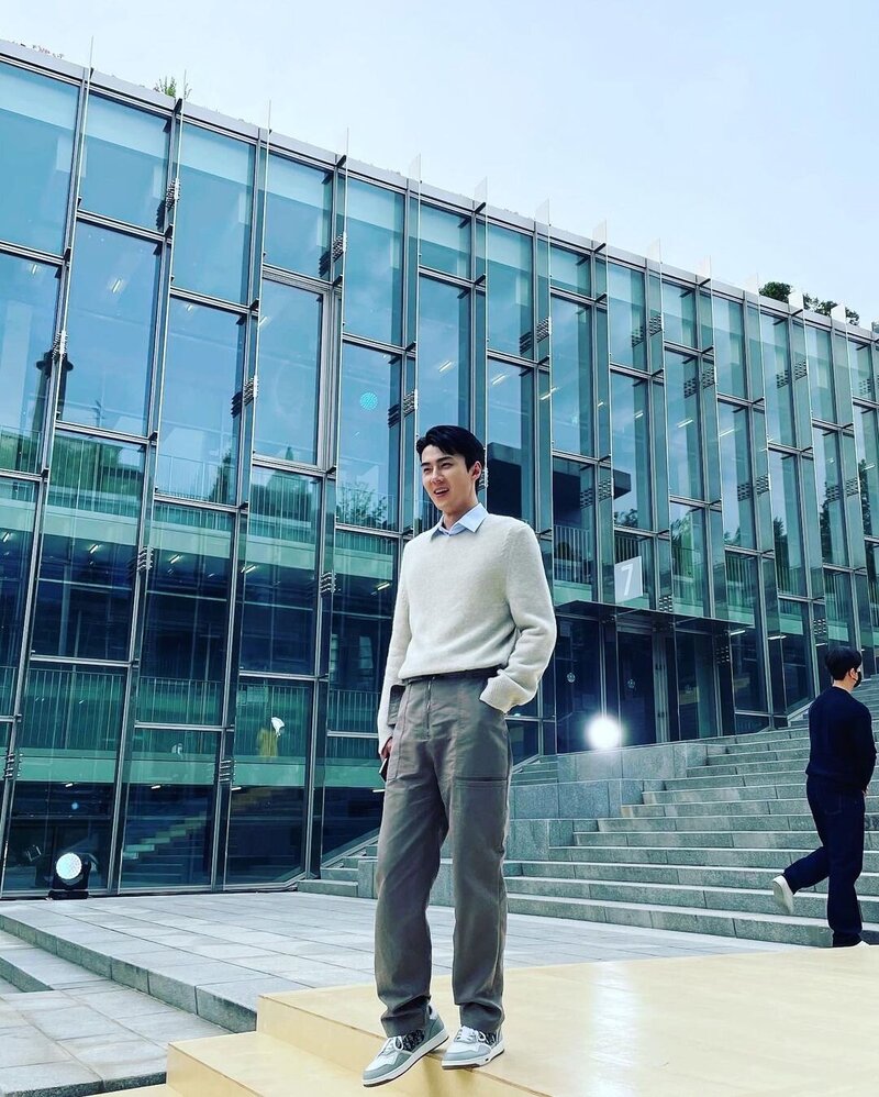 220501 EXO Sehun Instagram Update documents 1