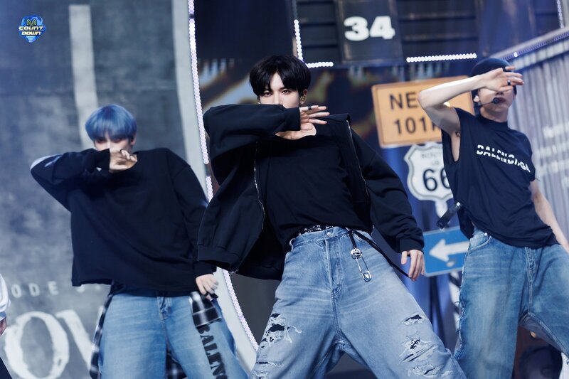 240404 TXT Taehyun - 'Deja Vu' and 'I'll See You There Tomorrow' at M Countdown documents 9