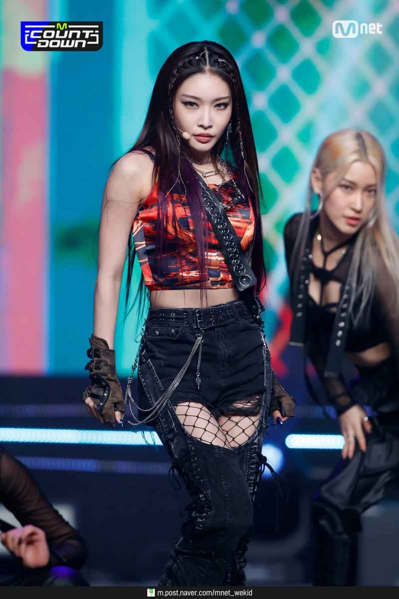 210225 Chungha - 'Bicycle' at M Countdown documents 15