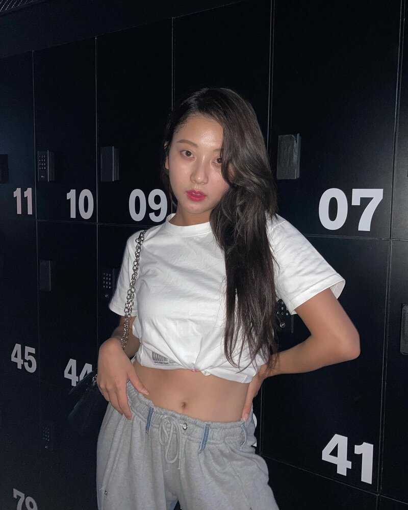 210923 CLC Seungyeon Instagram Update documents 6