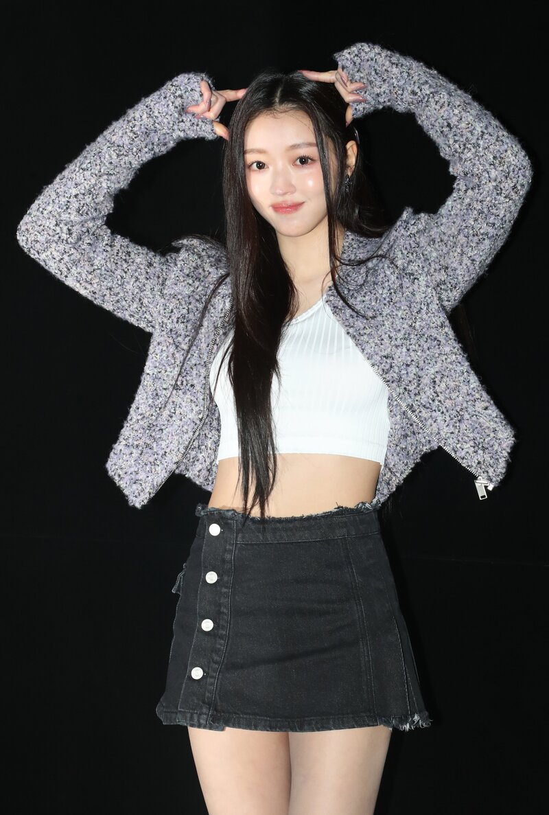 230201 OH MY GIRL Yooa - Dyson Style Lab Pop-up Store documents 1