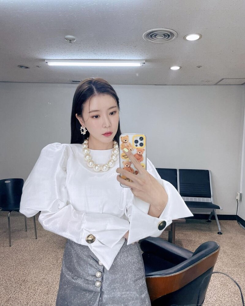 220516 Jang Hyeri Instagram Update documents 5