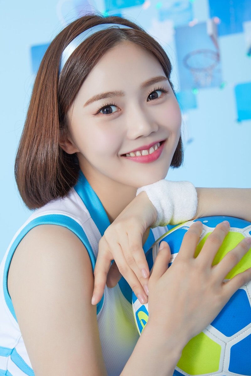OH MY GIRL - Cute Concept 'Blizzard Blue' - Photoshoot by Universe documents 19