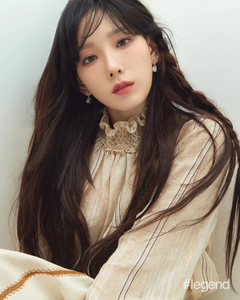 Taeyeon for #LEGEND Magazine April 2021 Issue documents 12