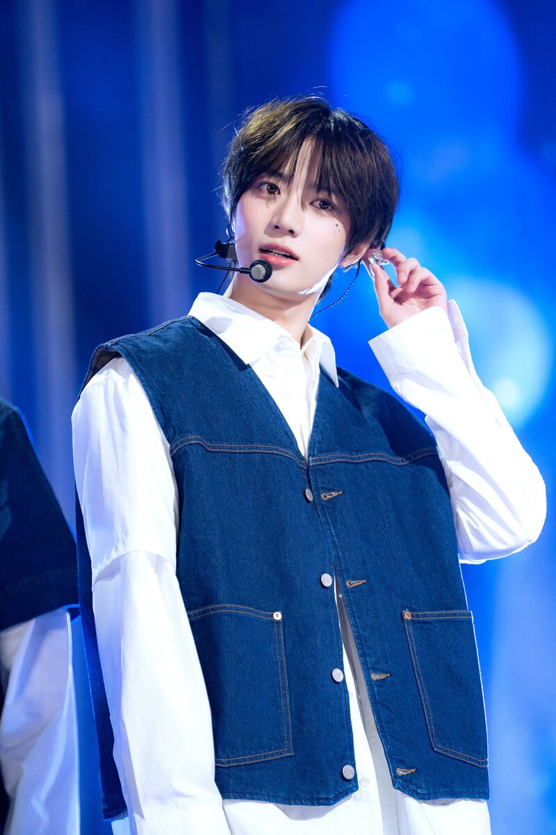 240407 TXT Beomgyu - 'Deja Vu' and 'I'll See You There Tomorrow' at Inkigayo documents 1