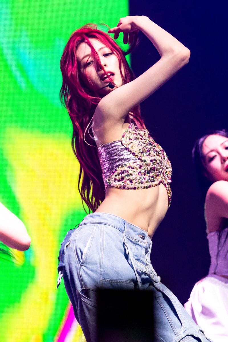 240324 ITZY Yuna - 2nd World Tour 'Born To Be' in Sydney documents 2