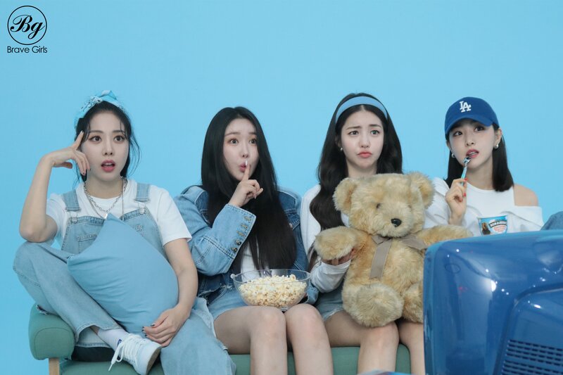 211104 Brave Entertainment Naver Post - Brave Girls  Universe Corn Flower Photoshoot Behind documents 2