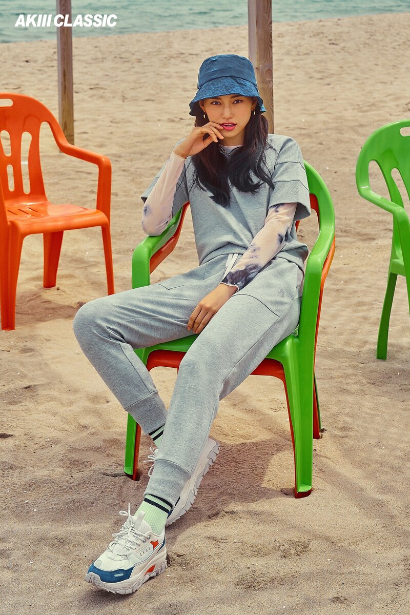 Weki Meki Doyeon &  Model Jung Hyuk for AKIII Classic 2021 SS Collection documents 14