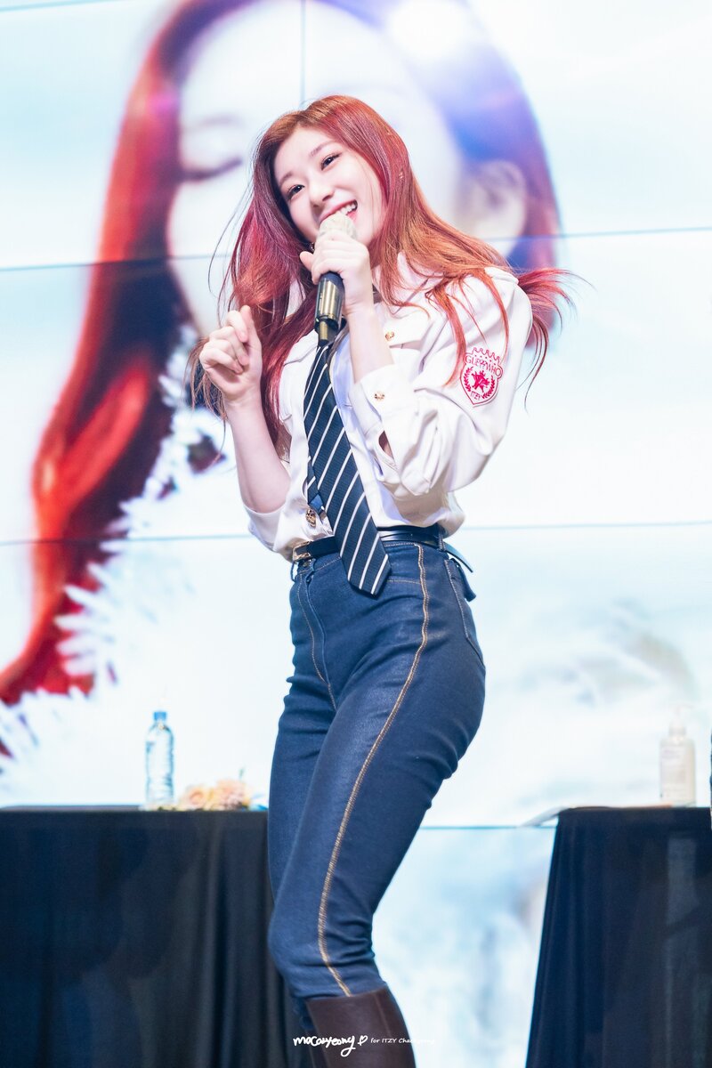 210530 ITZY Chaeryeong - Fansign Event documents 7