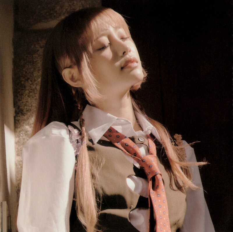 CHUU - 'Howl' (Wind Ver.) [SCANS] documents 10