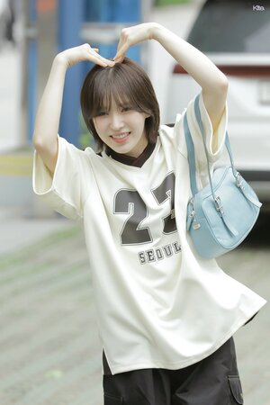 230612 Red Velvet Wendy -  YoungStreet Commute
