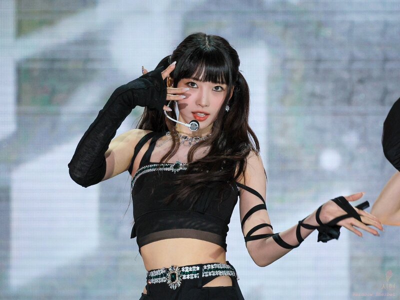 230527 EVERGLOW Sihyeon - 29th Dream Concert documents 3
