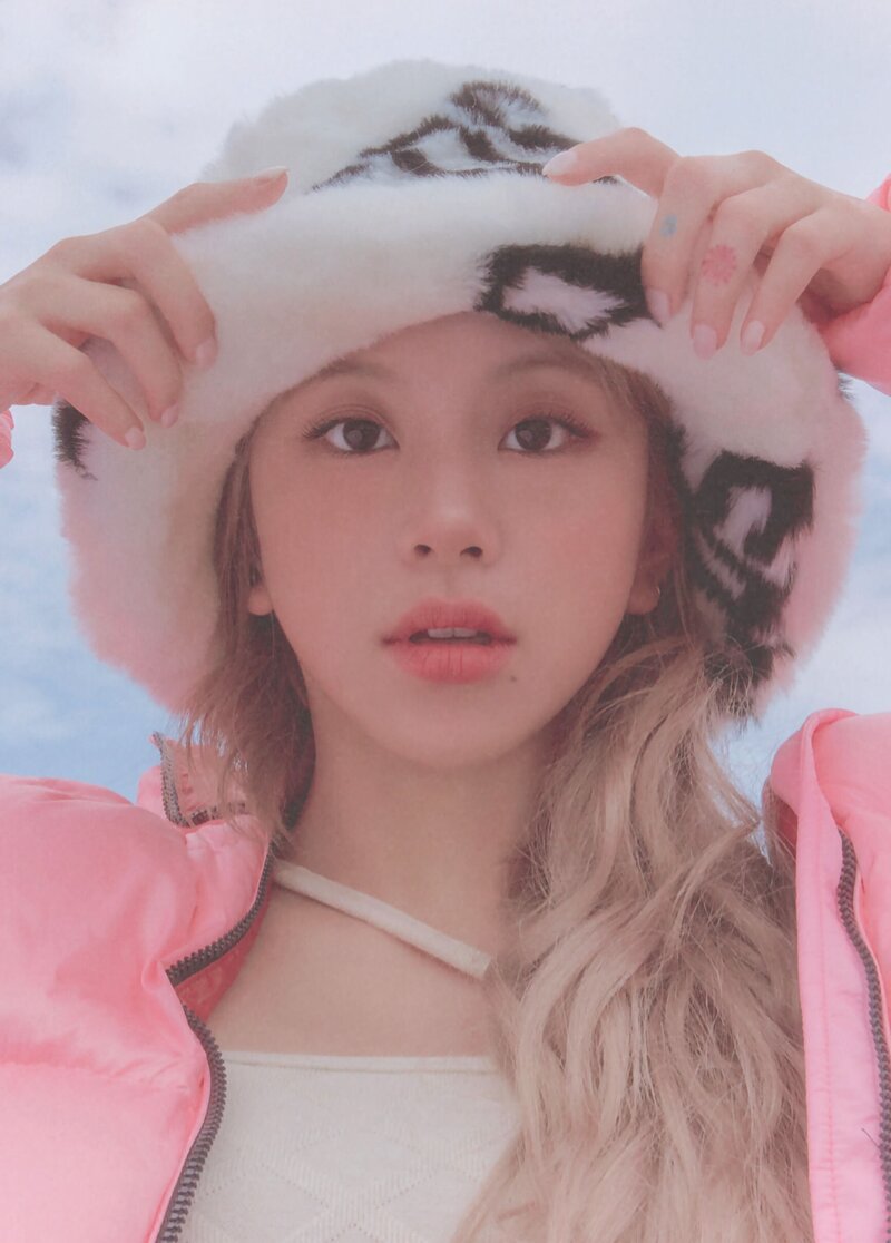 Yes, I am Chaeyoung Photobook Scans documents 16