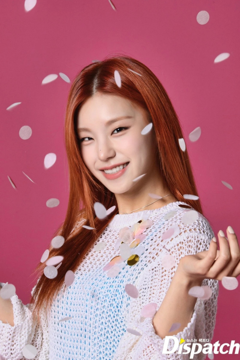 210427 ITZY Yeji 'GUESS WHO' Promotion Photoshoot by Dispatch documents 4