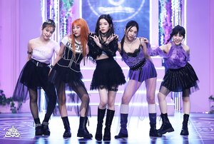 210821 Red Velvet - 'Queendom' at Music Core