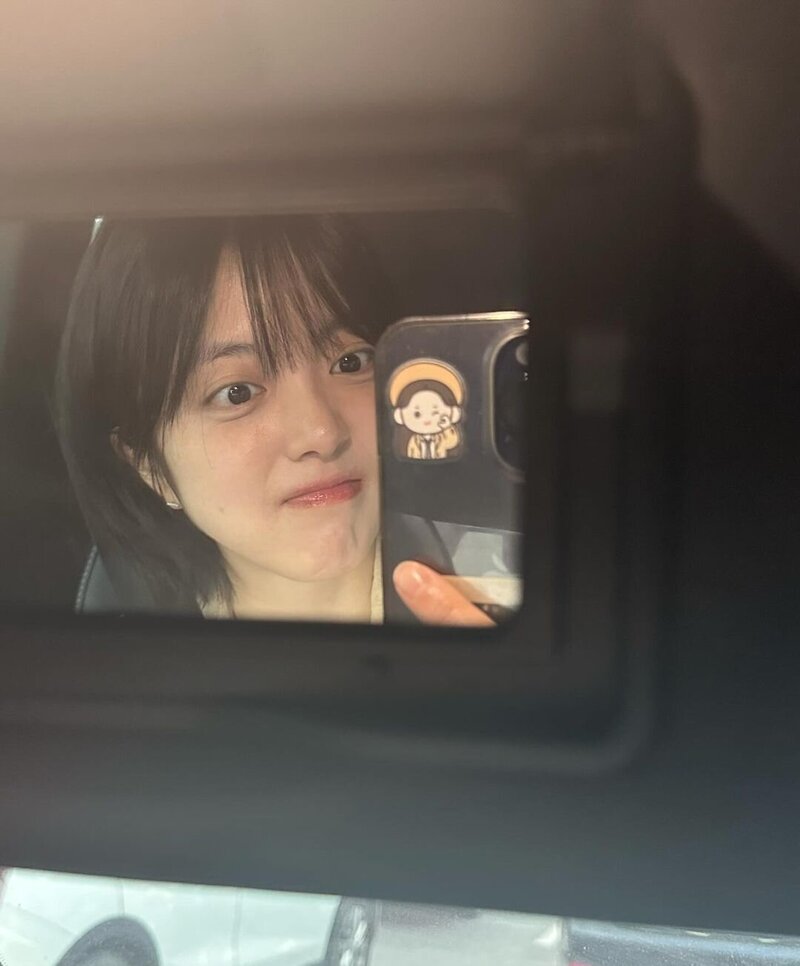 240405 Suyeon Instagram update documents 2