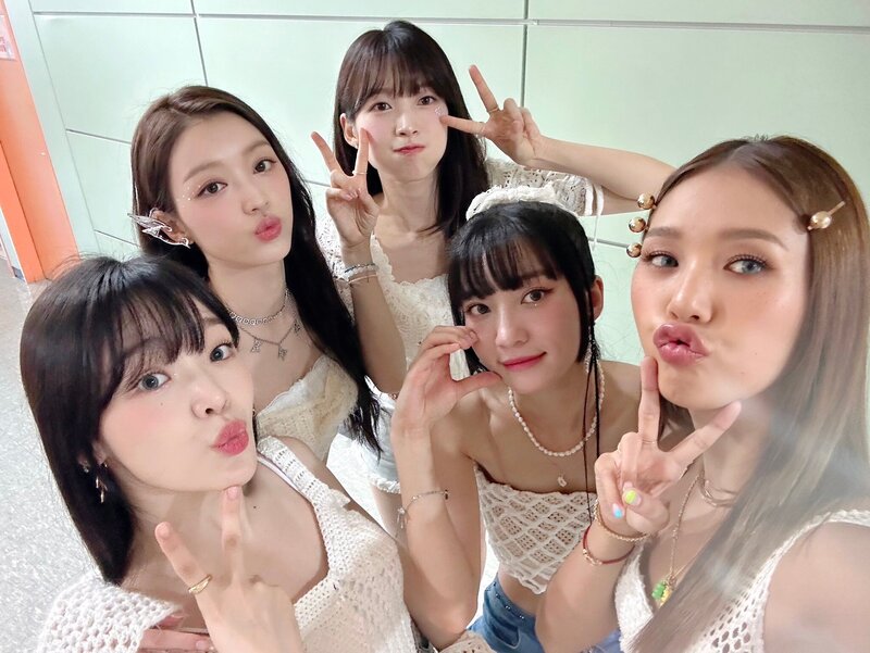 230802 OH MY GIRL Twitter Update documents 2