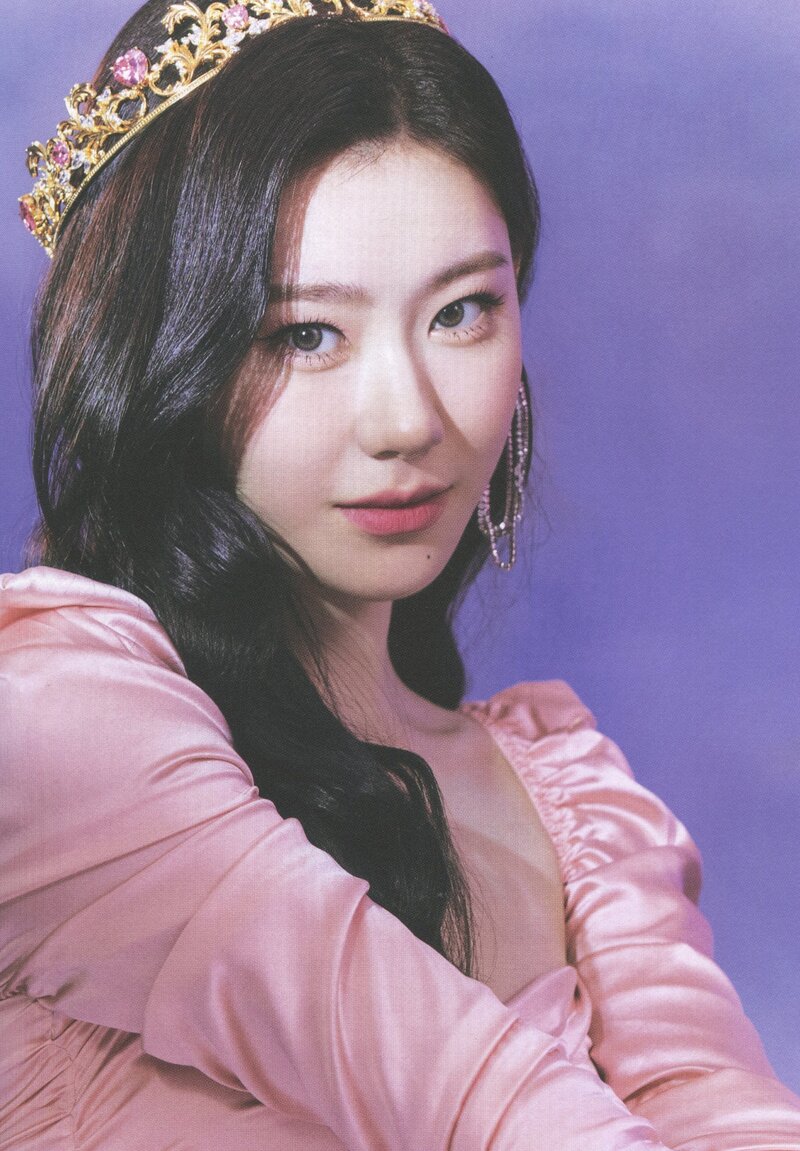 ITZY 'CHECKMATE' Album Scans (Chaeryeong ver.) documents 4
