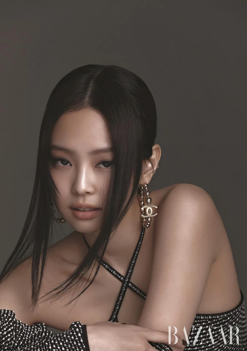 JENNIE for Harper's Bazaar Korea - April 2021 Issue documents 8