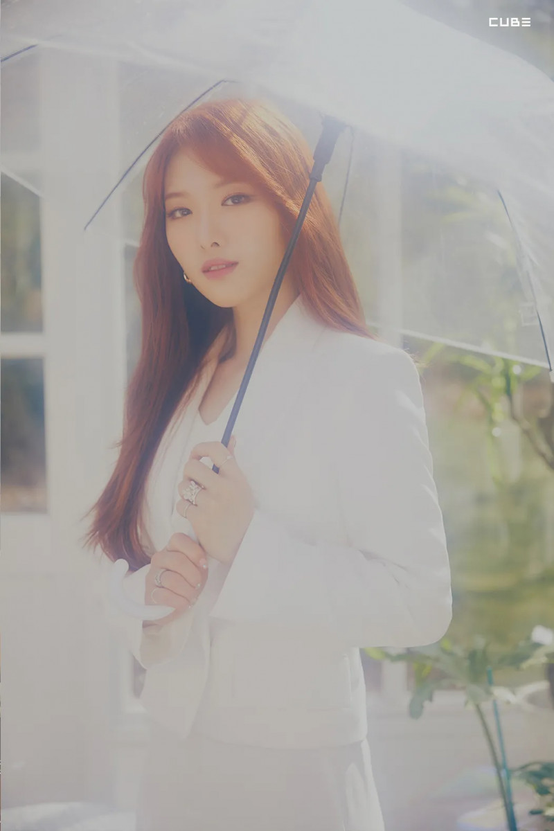 A_Train_to_Autumn_Ayoung_Spring_Rain_promo_photo.png