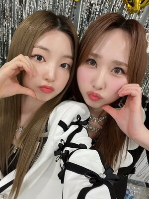 221223 Rocket Punch Twitter Update - Yeonhee & Juri