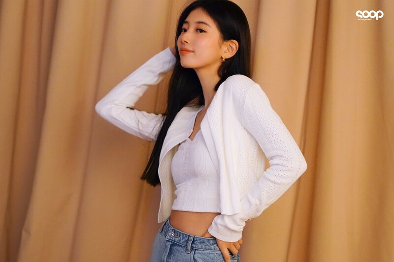 240405 SOOP Naver Post - Suzy - Guess S/S 2024 Campaign Behind documents 21