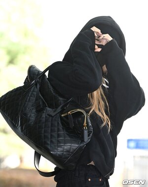 230313 ROSÉ at the Seoul Gimpo Business Aviation Center Airport