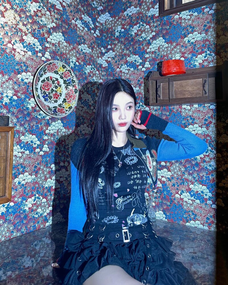 231205 Red Velvet Joy Instagram Update with Wendy documents 17