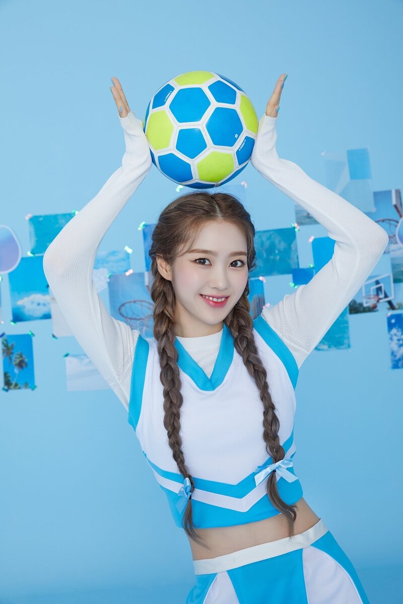 OH MY GIRL - Cute Concept 'Blizzard Blue' - Photoshoot by Universe documents 24