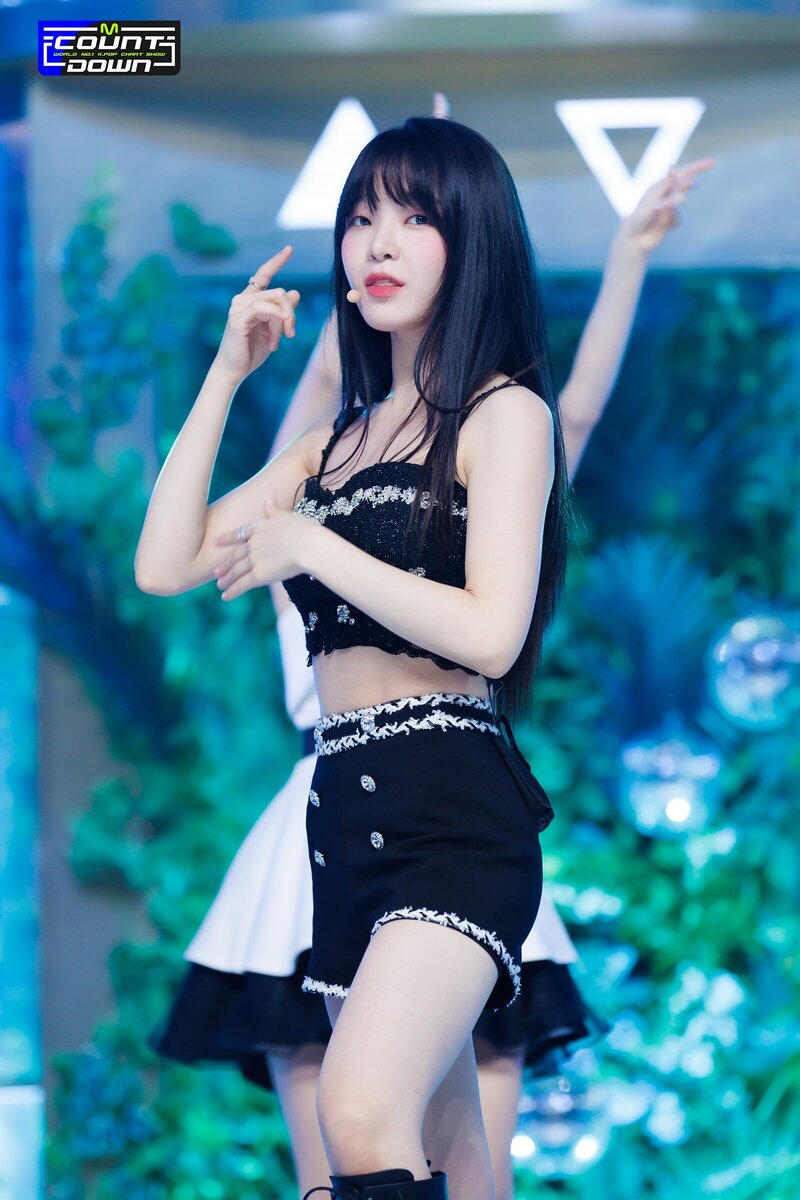 230727 OH MY GIRL Seunghee - 'Summer Comes' at M COUNTDOWN documents 4