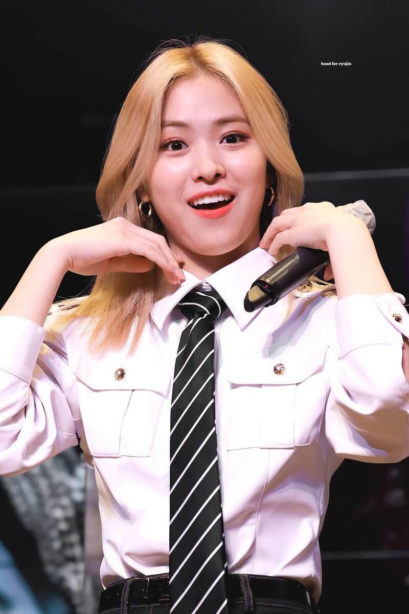 210530 ITZY Ryujin - Fansign Event documents 2