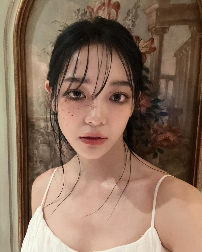 230904 Sejeong Instagram Update documents 4