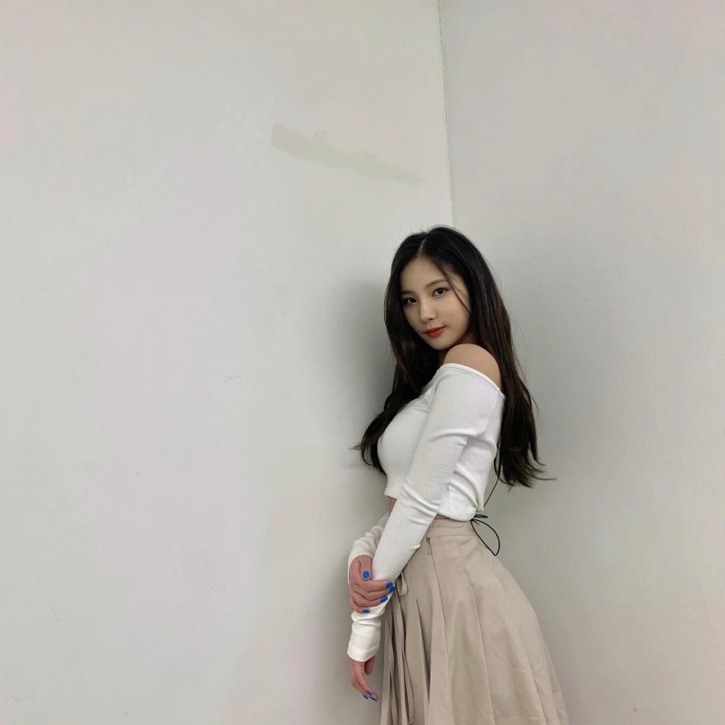 210403 Elris Sohee Instagram Update documents 1