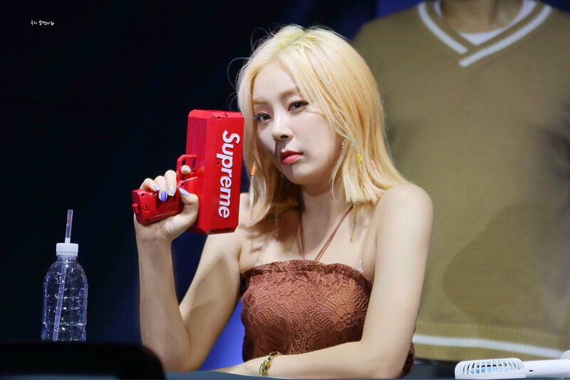 190615 LADIES' CODE Ashley at LADIES'CODE RECODE PARTY documents 1