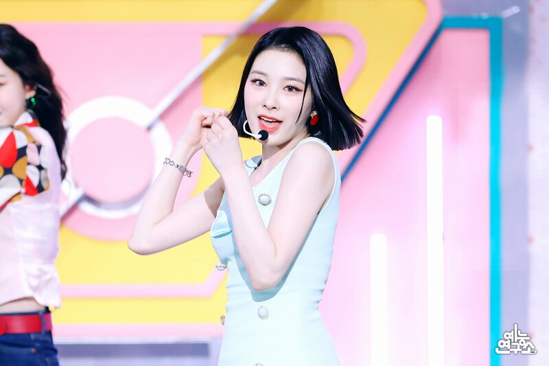 210522 Rocket Punch - 'Ring Ring' at Music Core documents 10