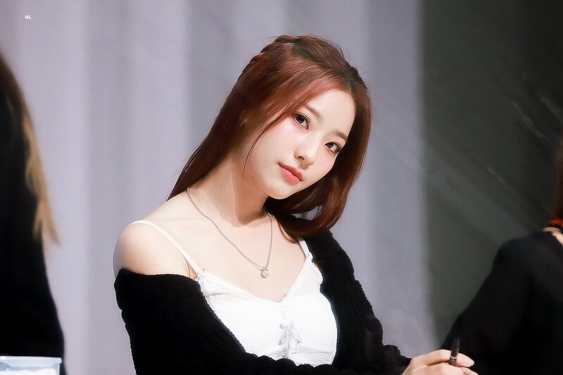 221009 fromis_9 Saerom documents 11