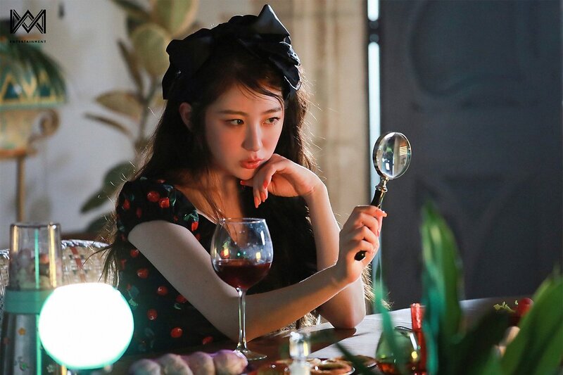 221124 WM Entertainment Naver Update - LEE CHAE YEON 'HUSH RUSH' MV Behind the Scenes documents 5