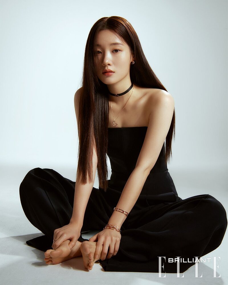 JUNG CHAEYEON for ELLE BRILLIANT x QEELIN Jewellery May Issue 2023 documents 1
