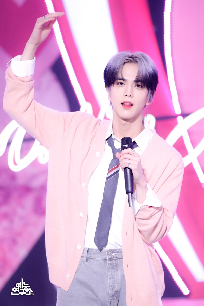 231111 MC Younghoon - "Love Lee" Special Stage at Music Core documents 4