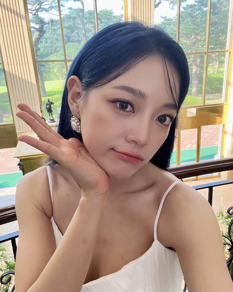 230904 Sejeong Instagram Update documents 19