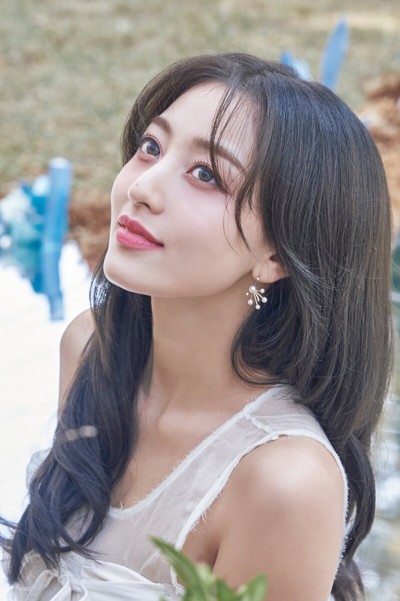 TWICE 13th Mini Album 'With YOU-th' Jacket Shooting Behind Photos documents 7