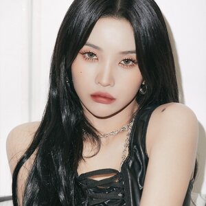 (G)I-DLE Soyeon for TOO COOL FOR SCHOOL 'ARTCLASS' Contour