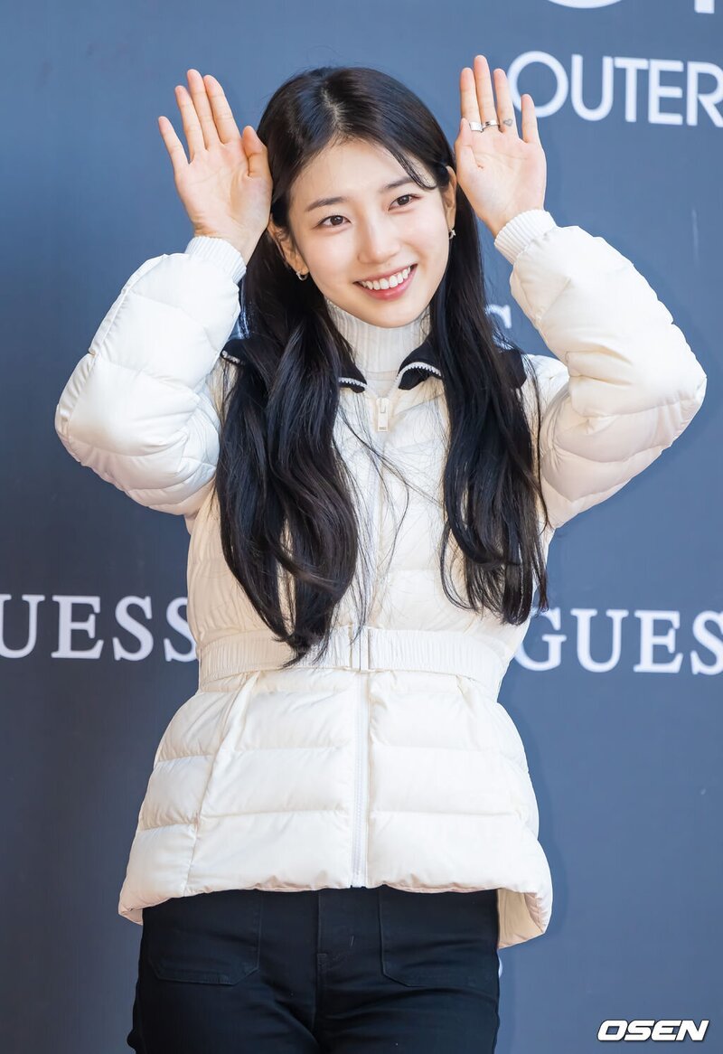 231112 Suzy at GUESS Pop-Up Store Event in Seoul documents 21