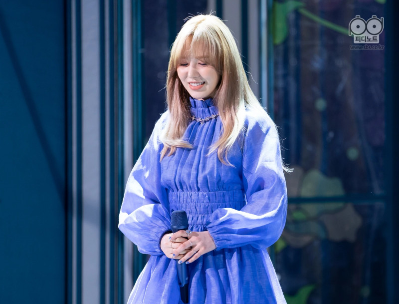 210411 Wendy - 'Like Water' & 'When the rain stops' at Inkigayo documents 5