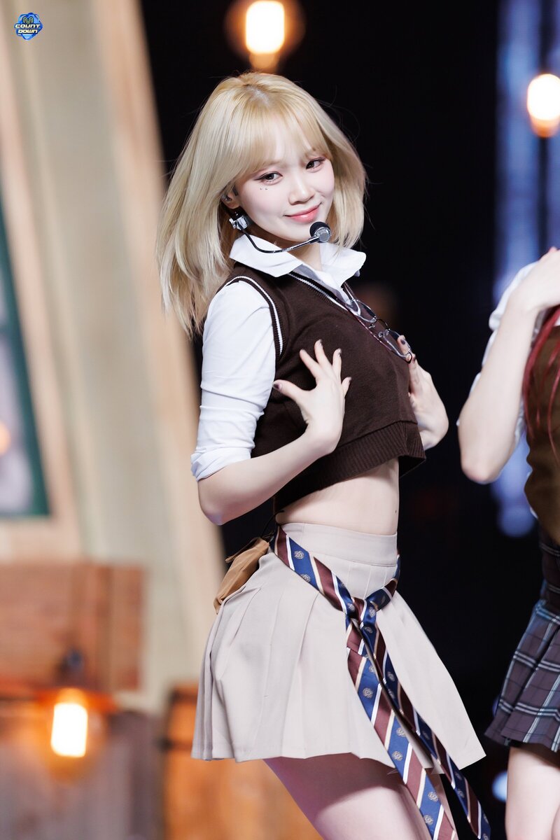 240307 LE SSERAFIM Chaewon - 'EASY' and 'Smart' at M Countdown documents 10